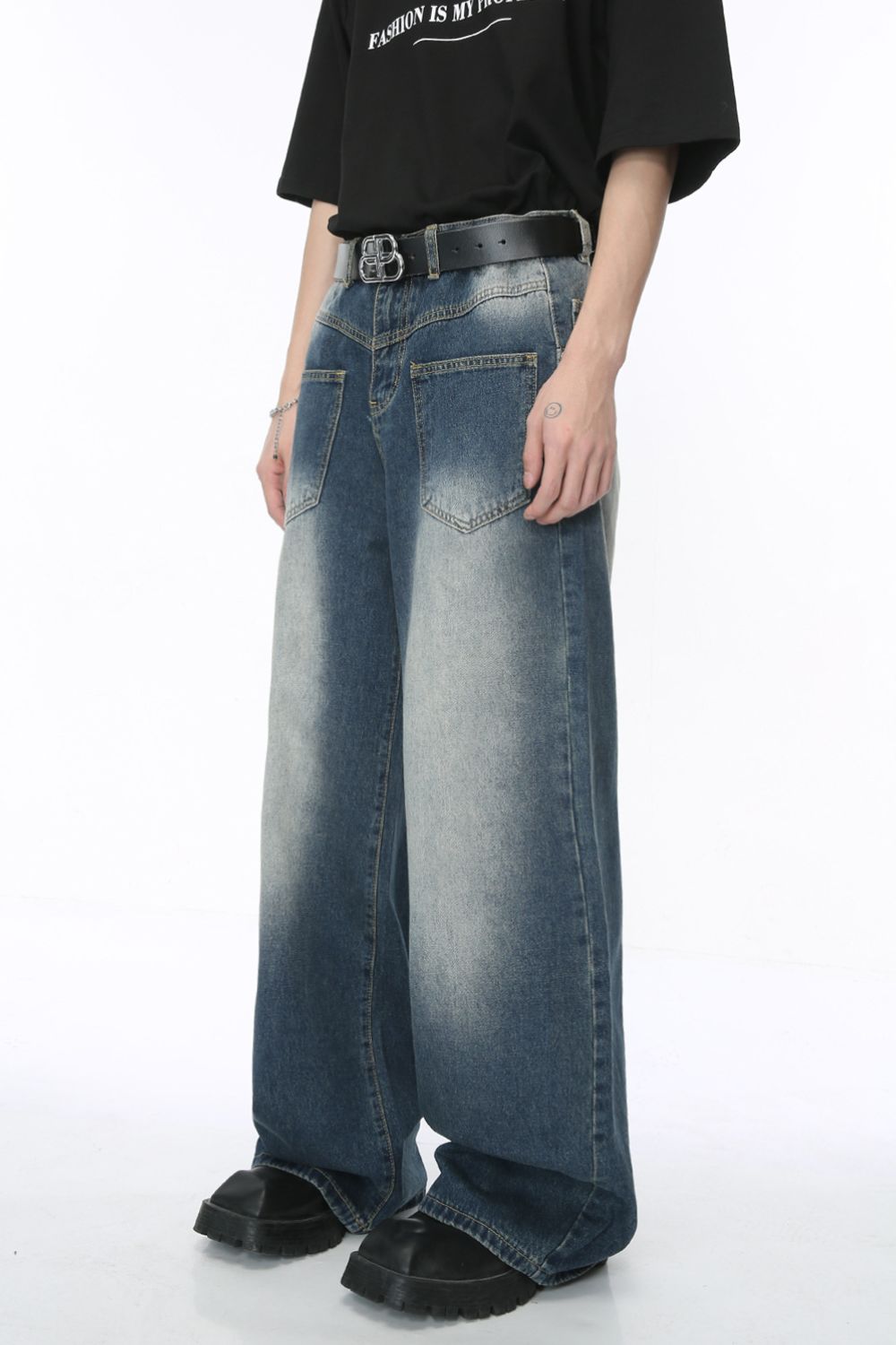 Wide Leg Jeans with Pockets