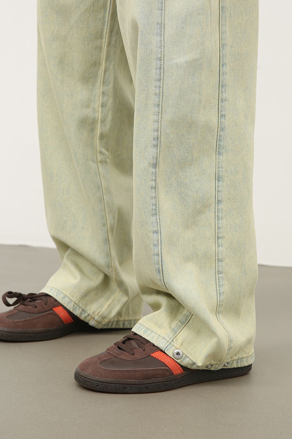 Men's Mid Rise Jeans with Pockets
