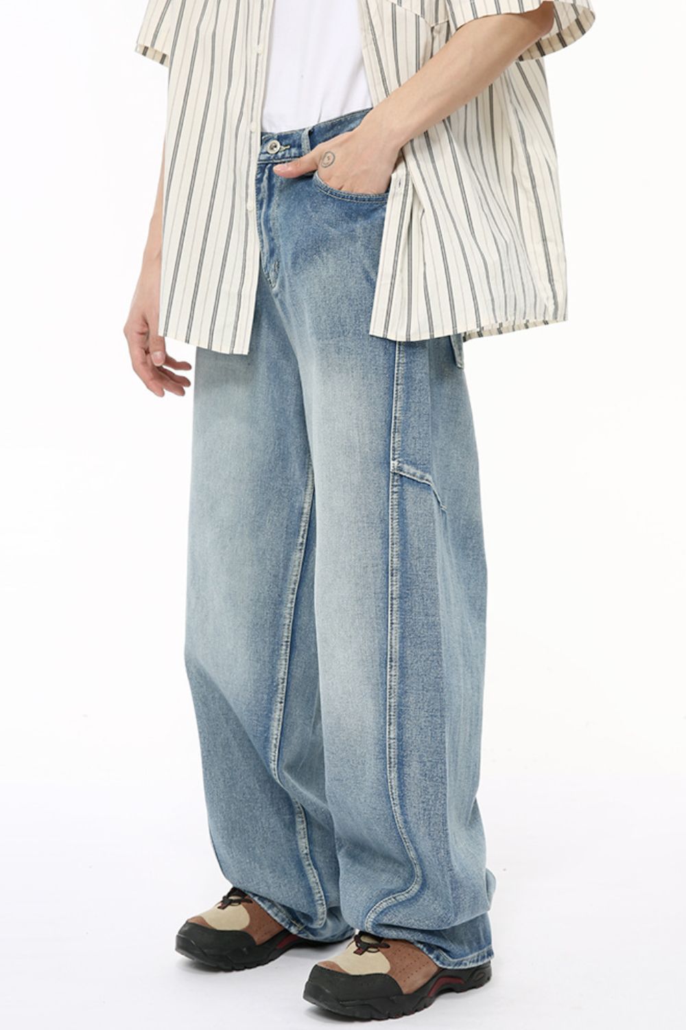 Mid Rise Wide Leg Jeans