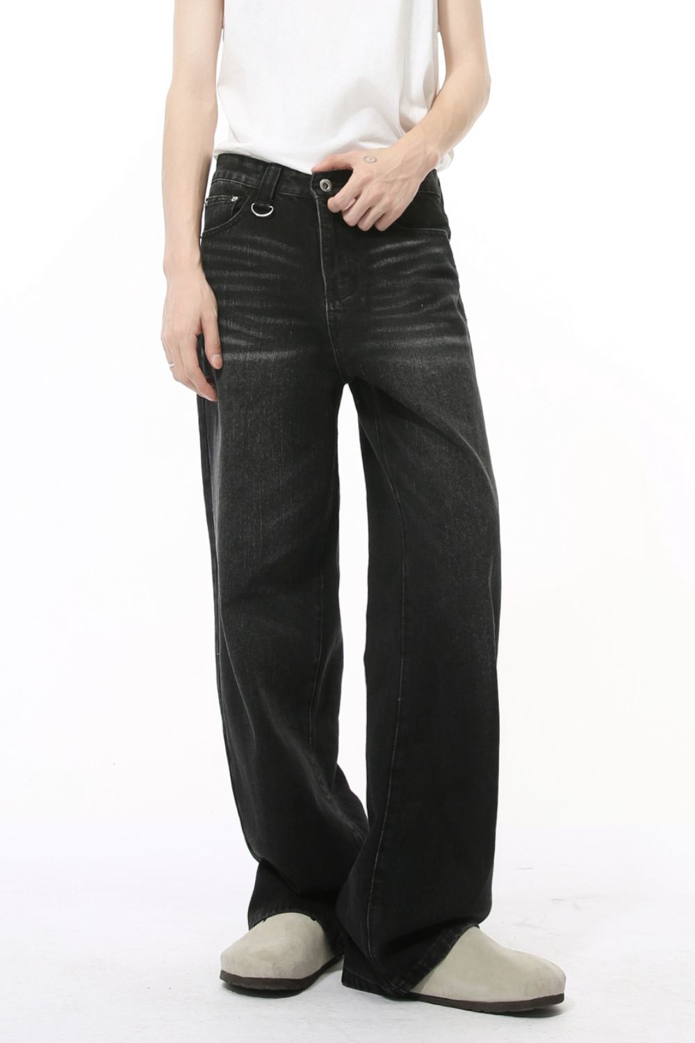 Wide Straight Jeans with Pockets