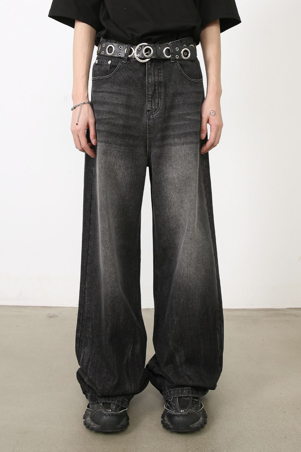 Men's Wide Leg Jeans with Pockets