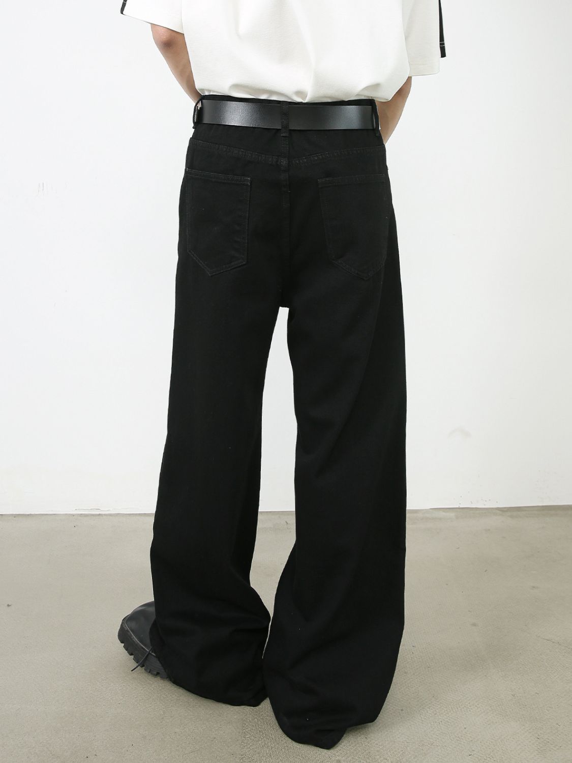 Men's Mid Rise Wide Leg Jeans