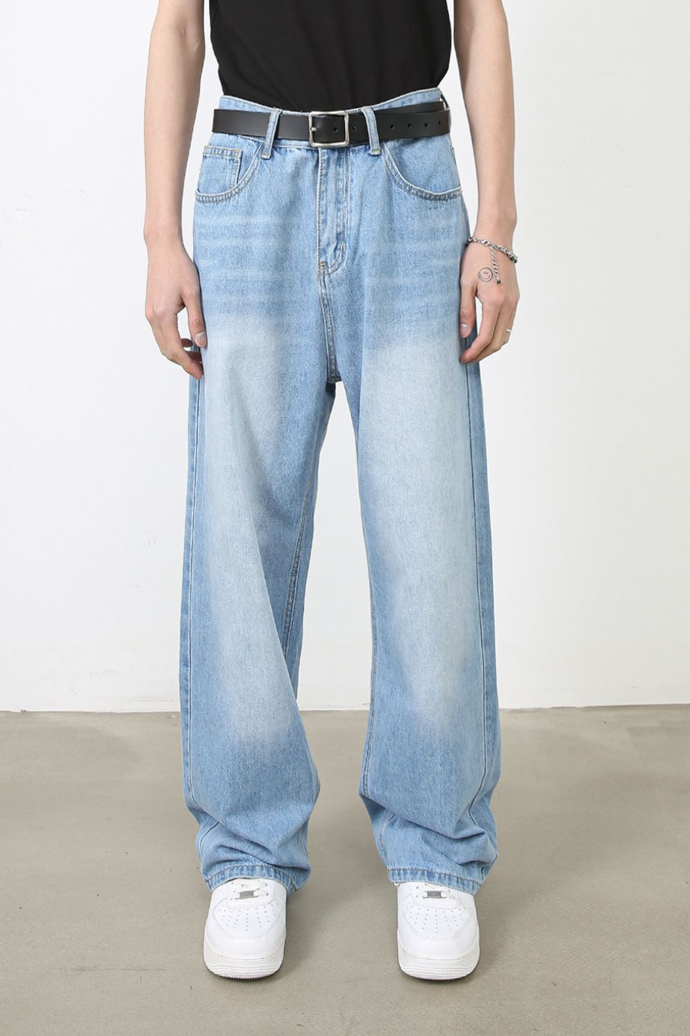 Men's Wide Straight Jeans with Pockets