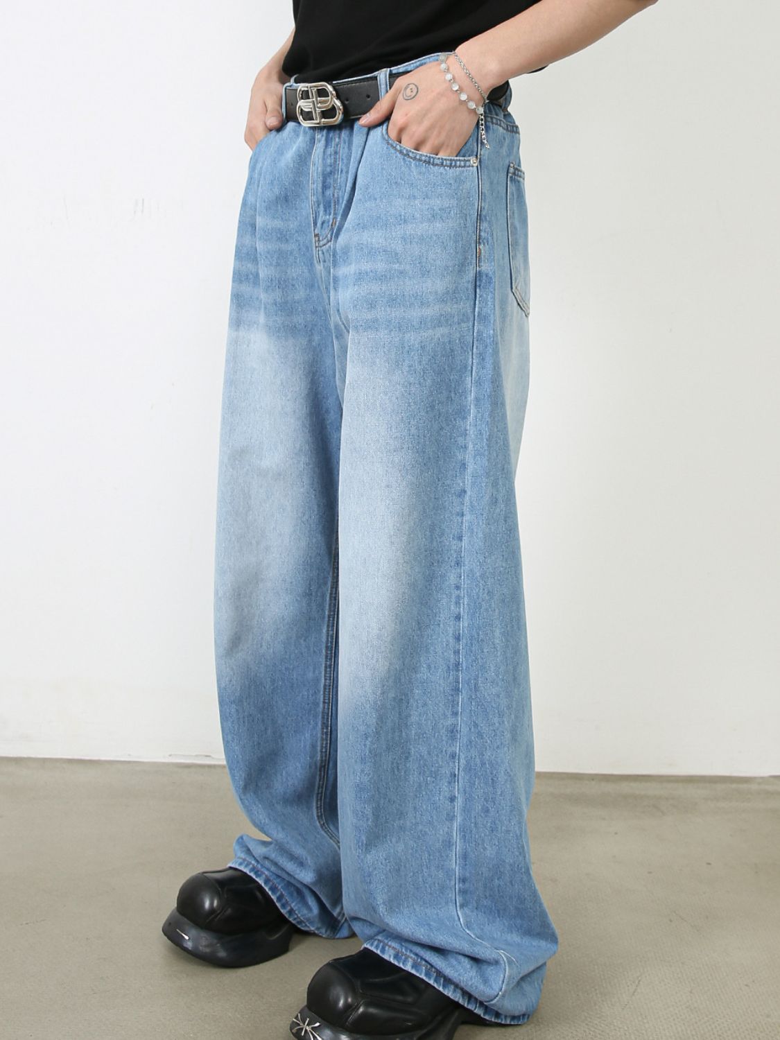 Men's Wide Leg Jeans