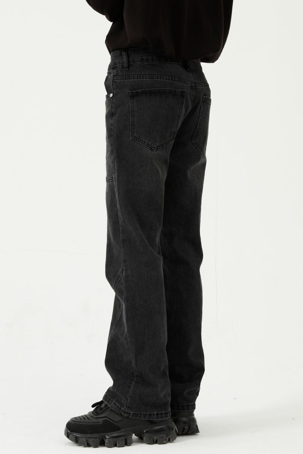 Straight-Leg Jeans with Stitch Detail
