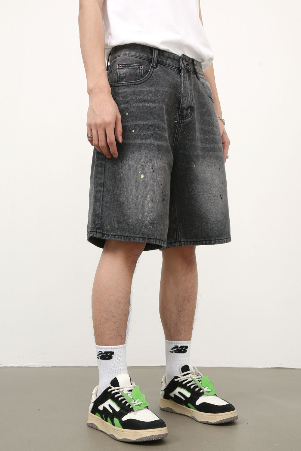 Men's Mid Rise Denim Shorts