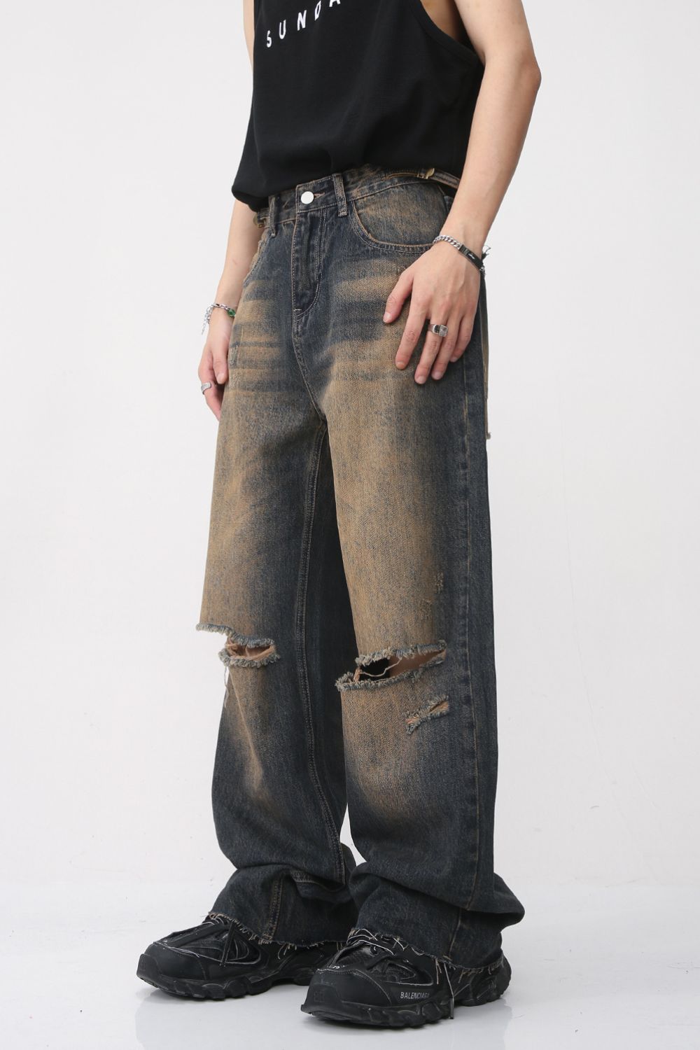 Distressed Wide Leg Jeans