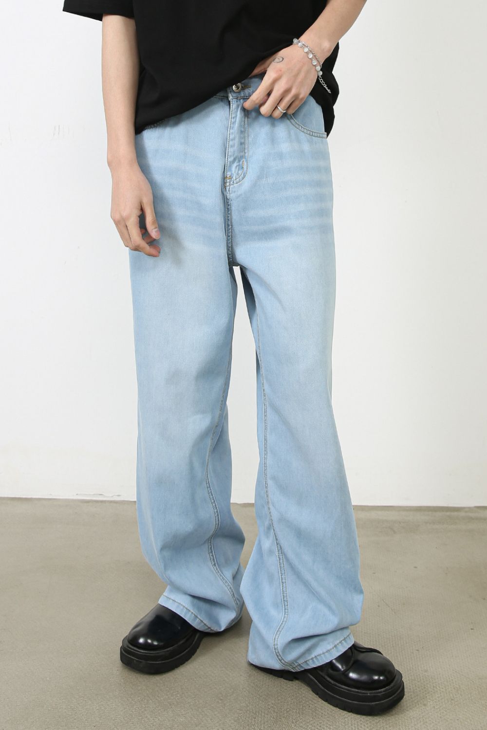 Men's Mid Rise Jeans with Pockets