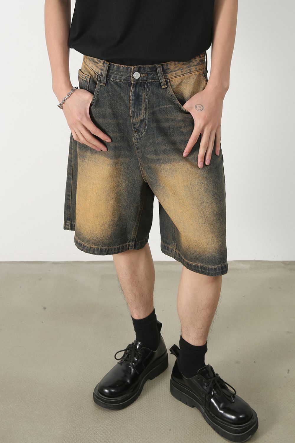 Men's Wasteland Style Demin Shorts with Pockets