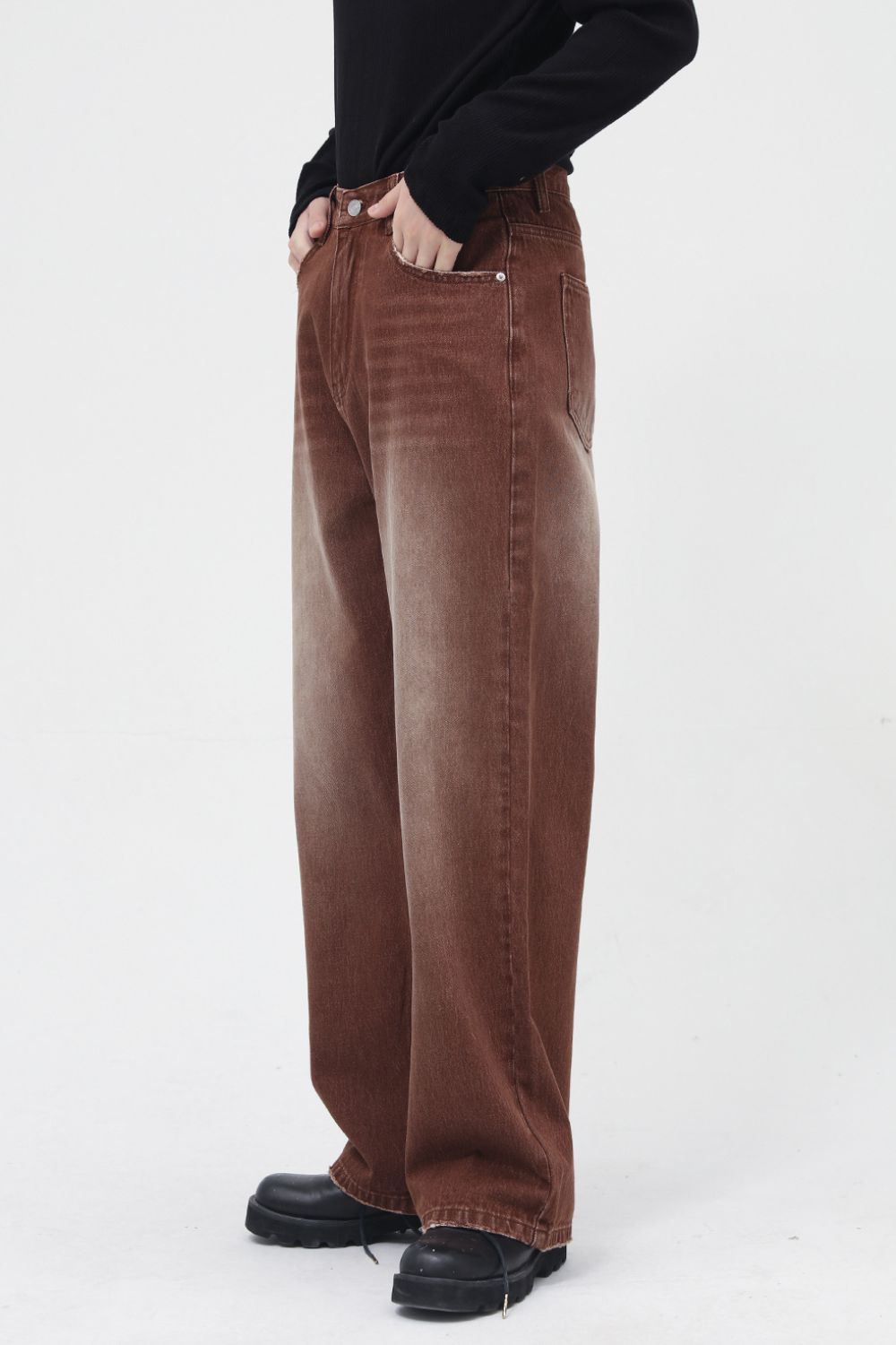 Wide Straight Jeans with Pockets