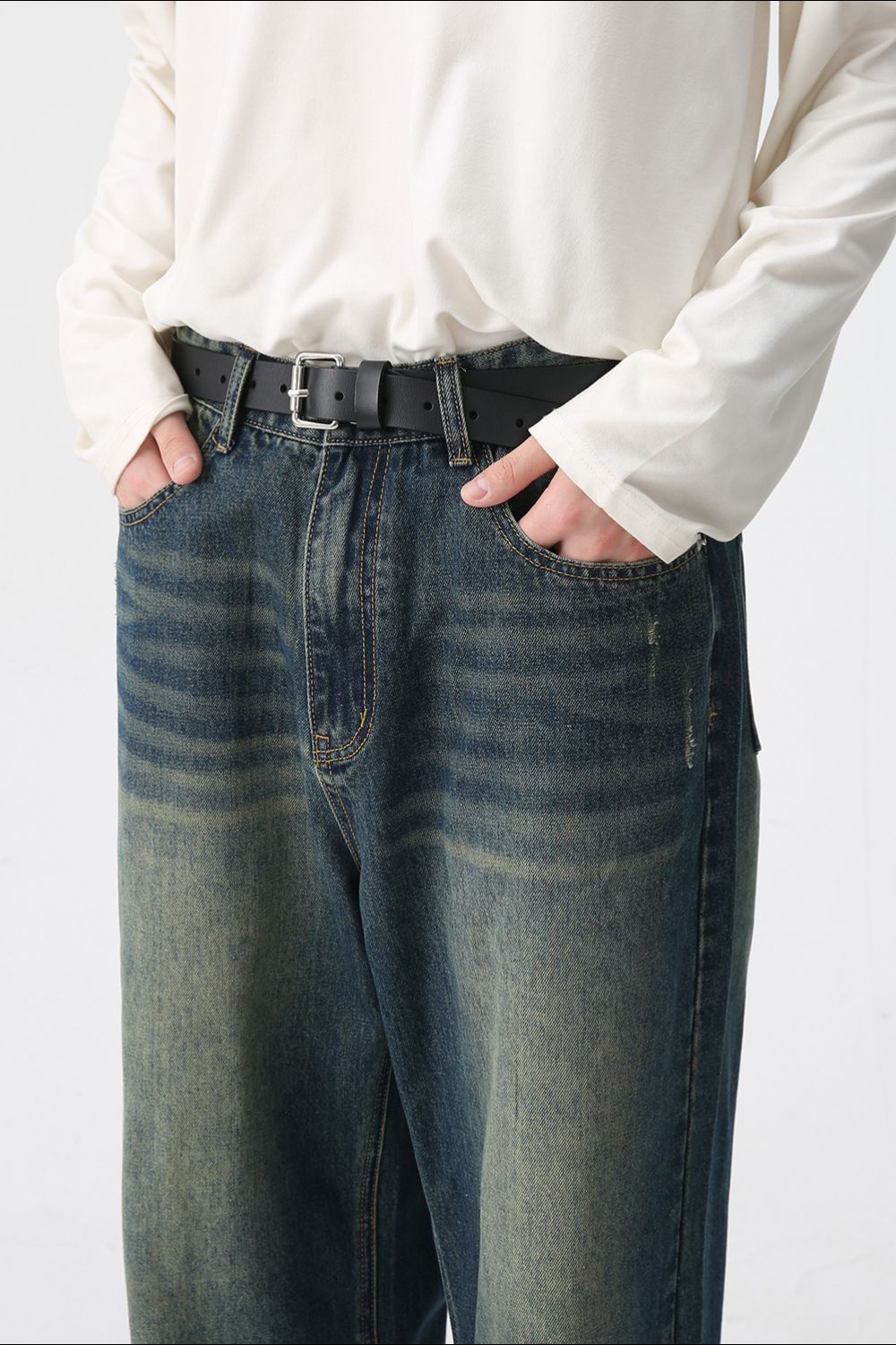 Wide Leg Jeans with Pockets