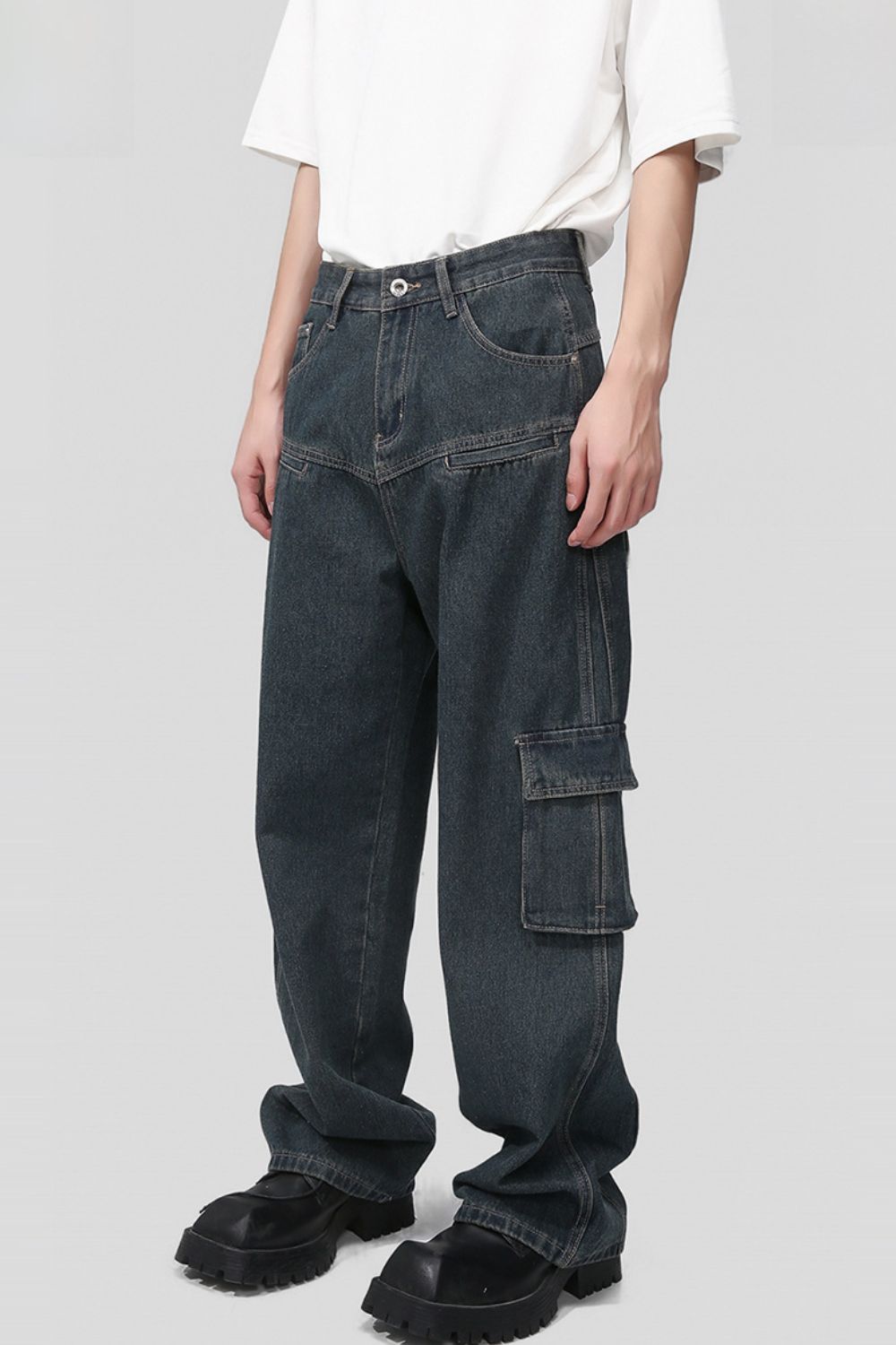 Men's Multi Pocketed Cargo Jeans