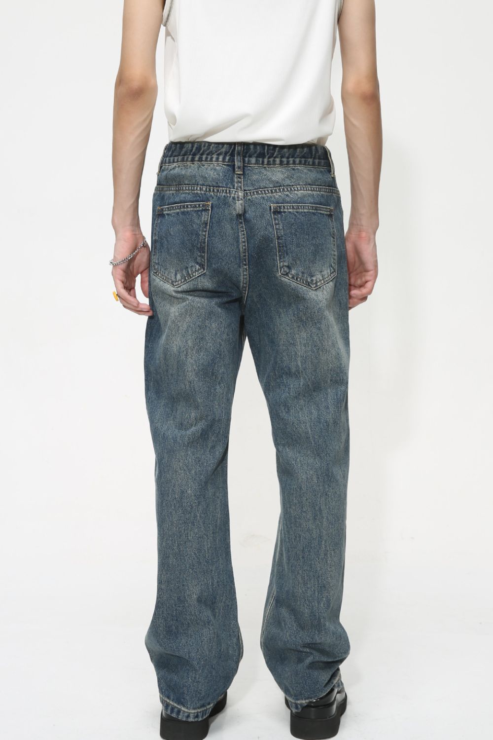 Mid Rise Jeans with Pockets