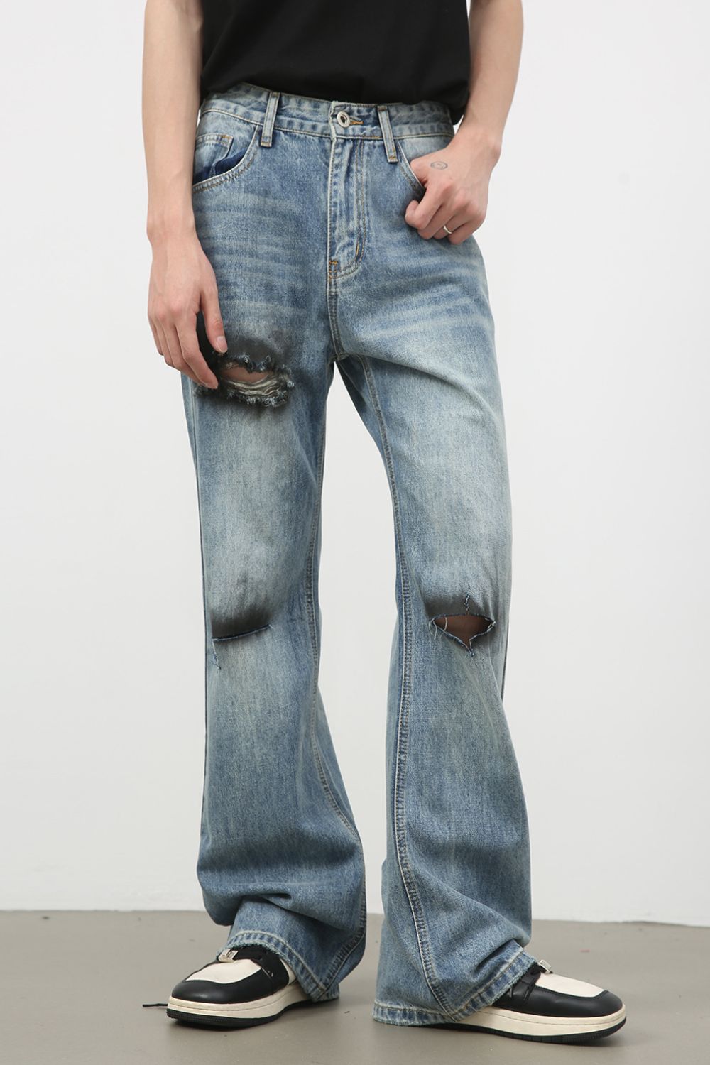 Men's Distressed Loose Fit Jeans