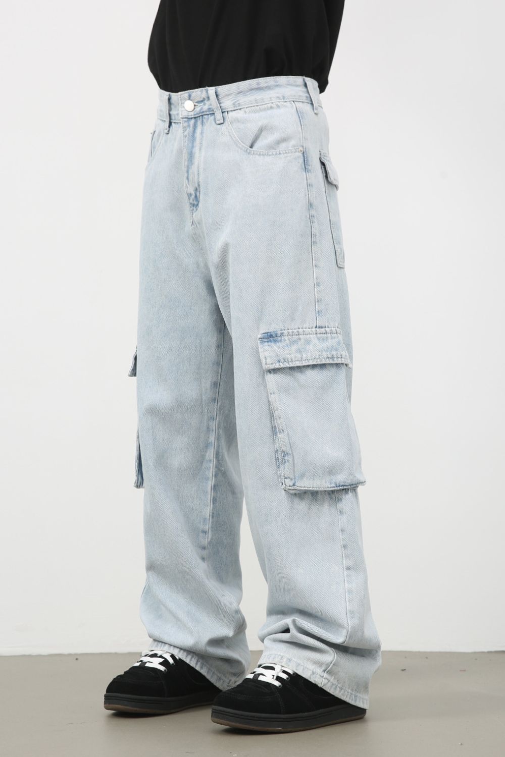 Men's Wide Leg Jeans with Cargo Pockets
