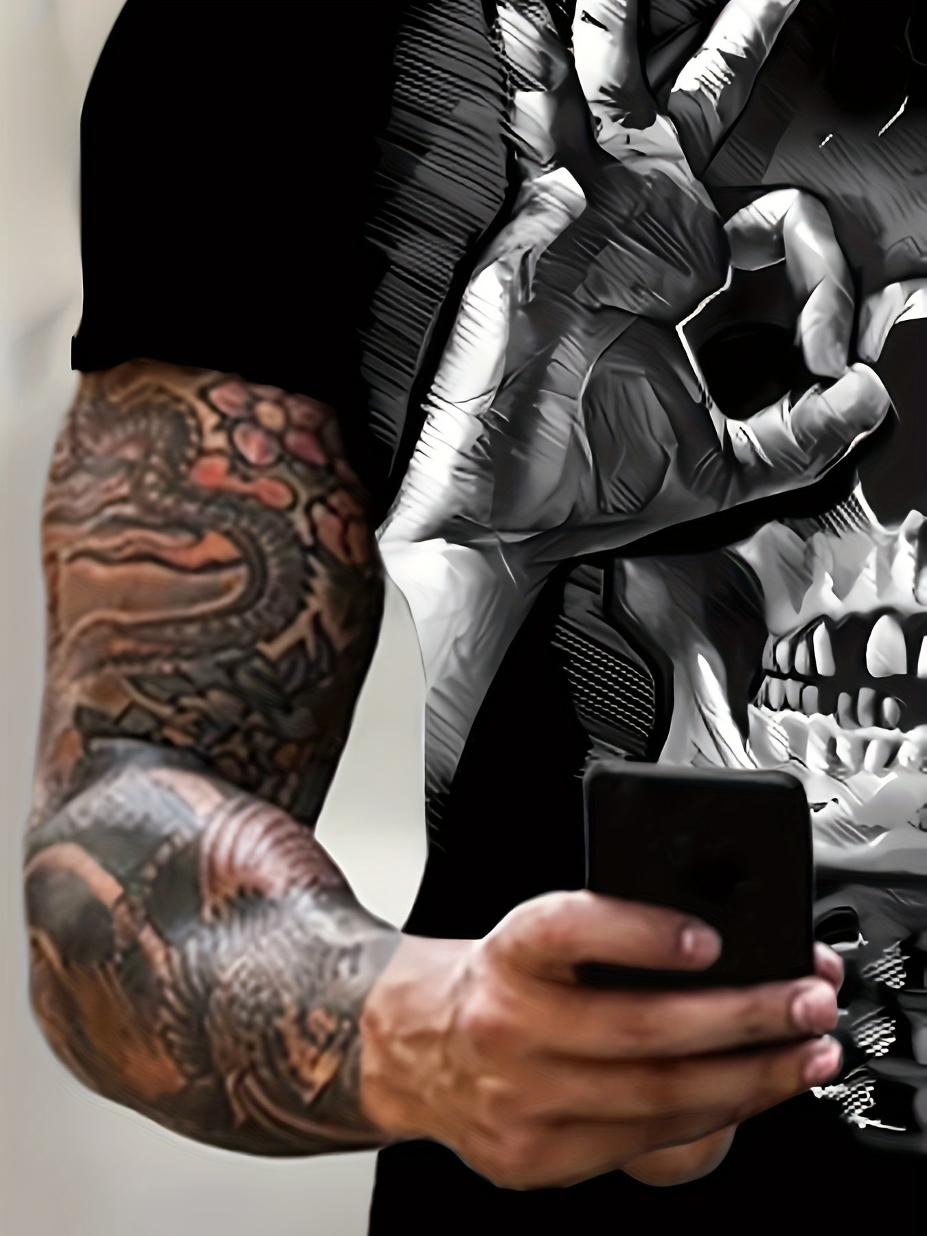 Men's Graphic T-Shirt: Creative Skull Print for Summer Style