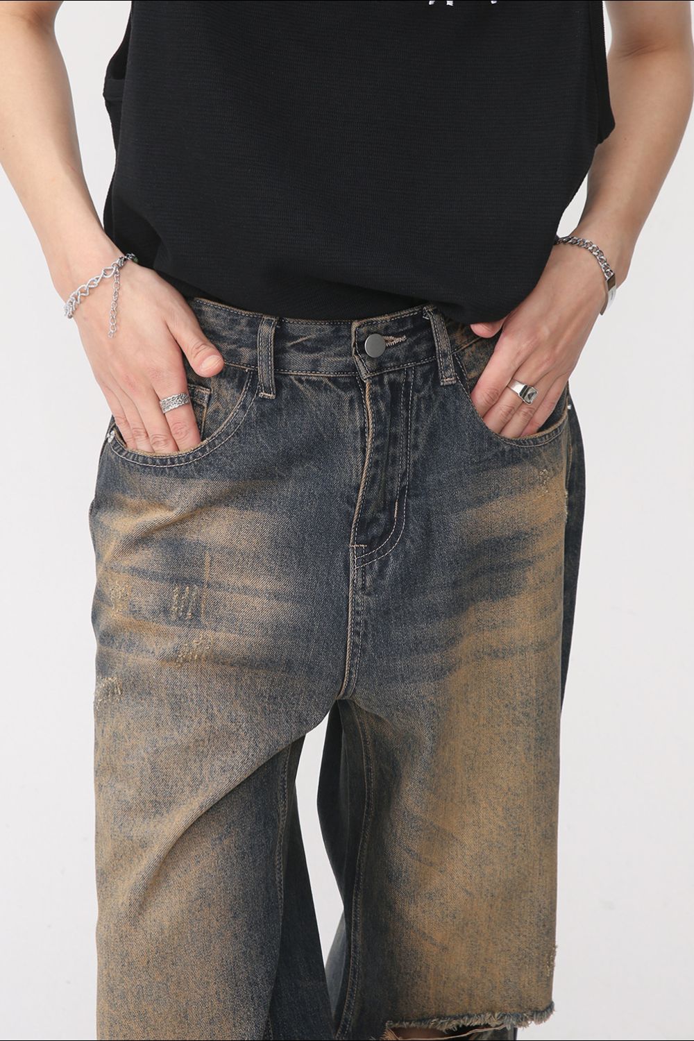 Distressed Wide Leg Jeans