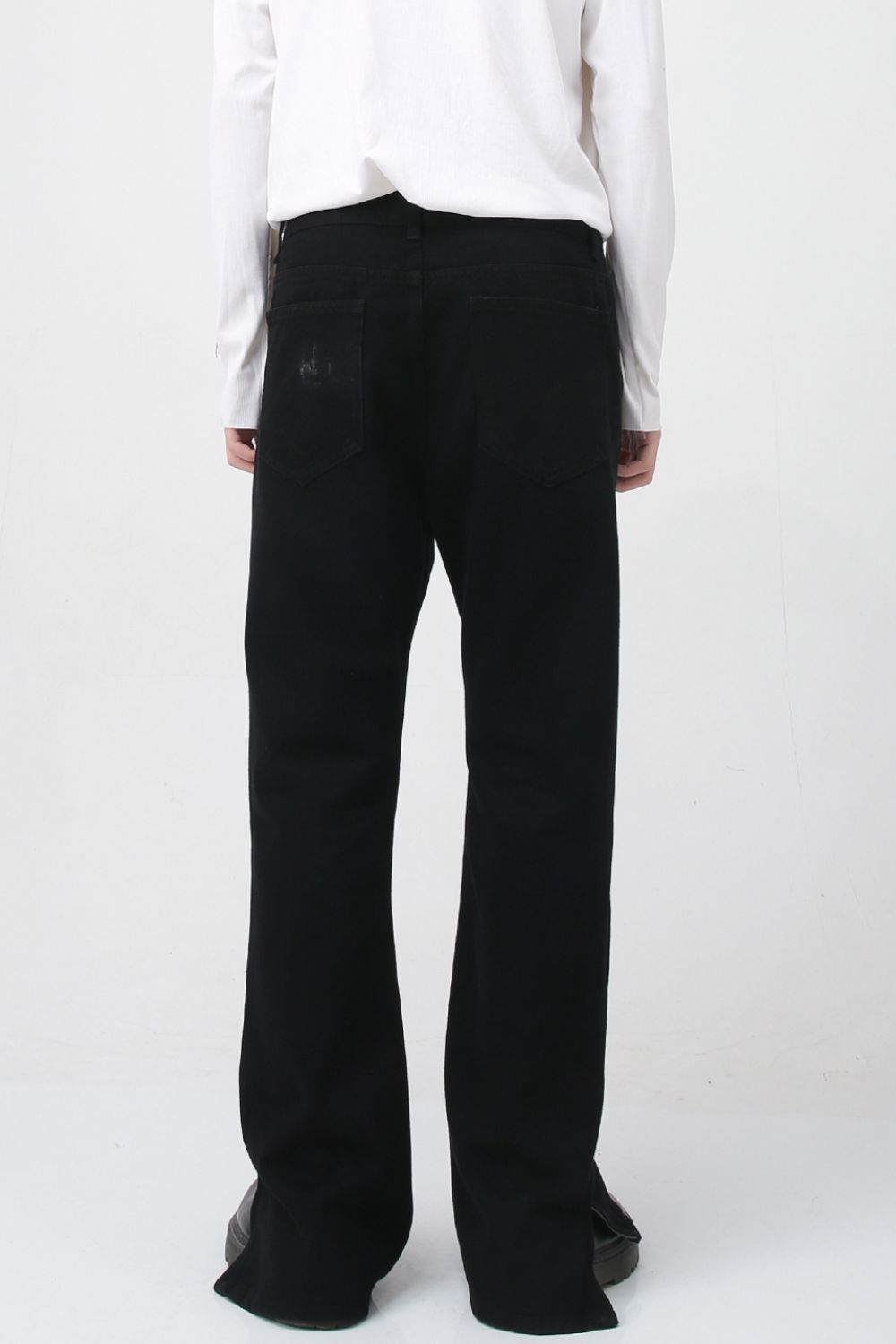 Mid Rise Jeans with Pockets