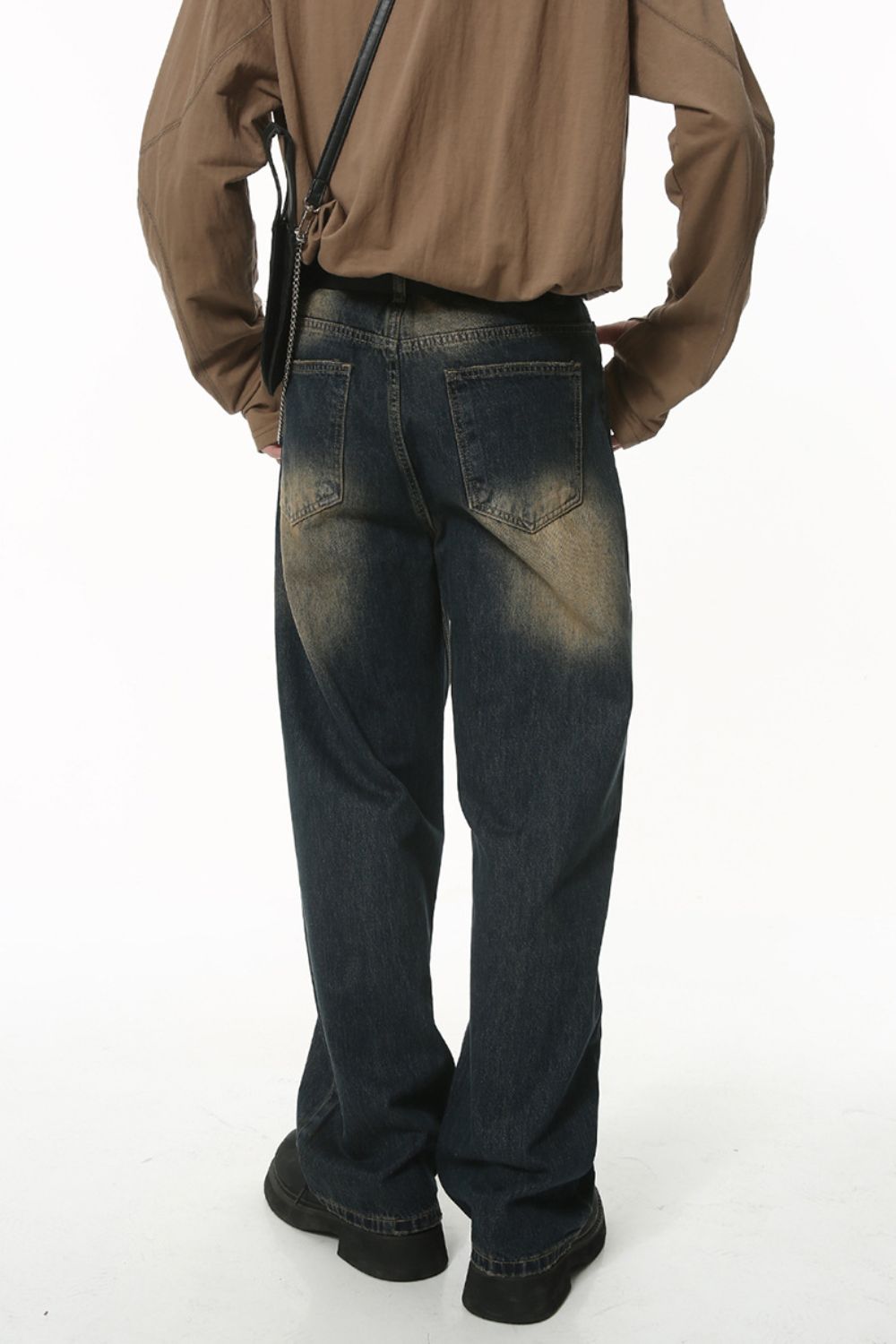 Mid Rise Jeans with Pockets