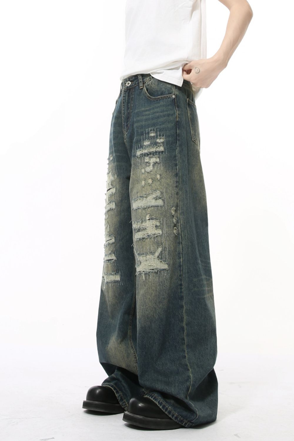 Distressed Wide Leg Jeans