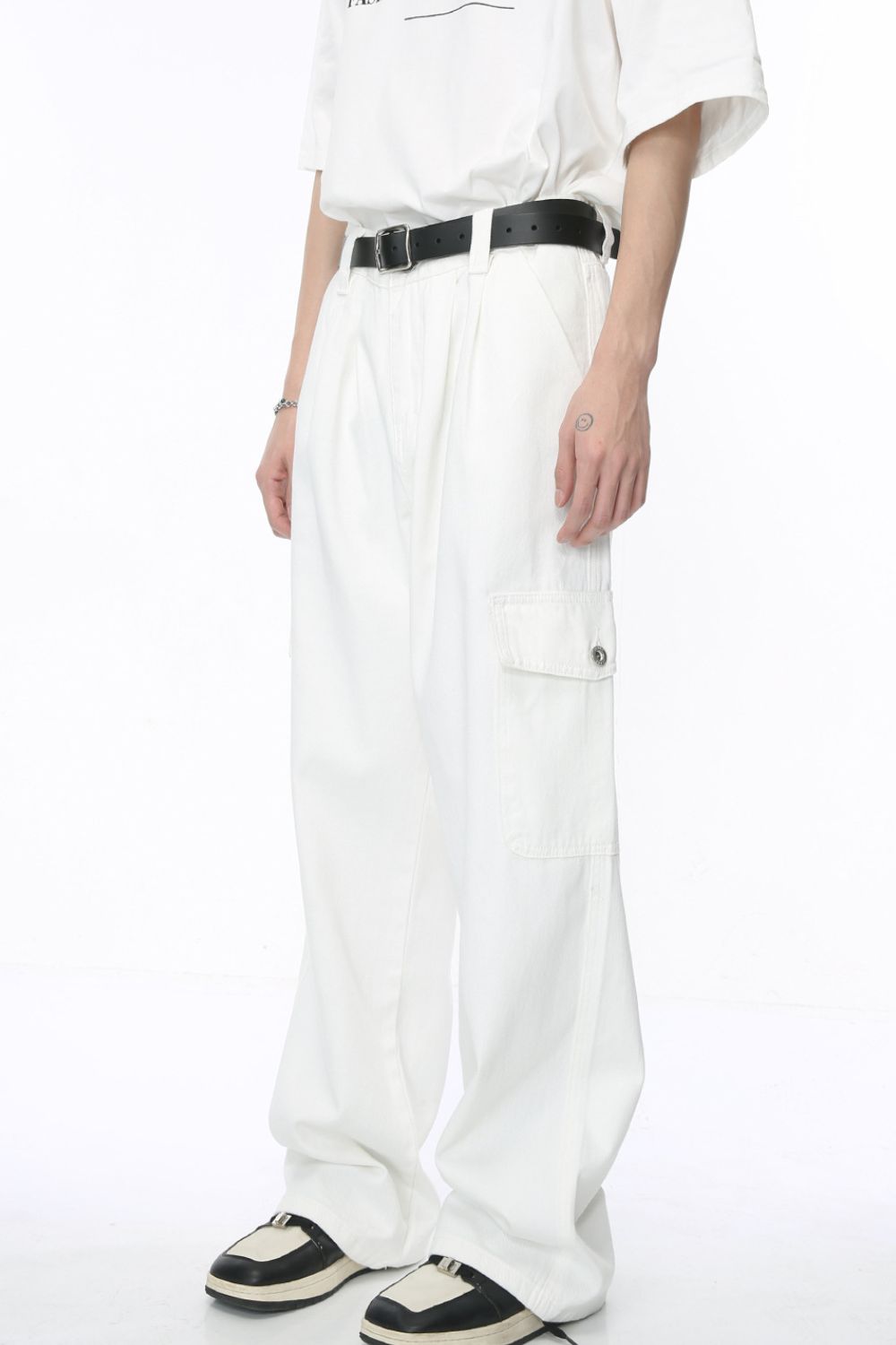 Wide Leg Jeans with Pockets