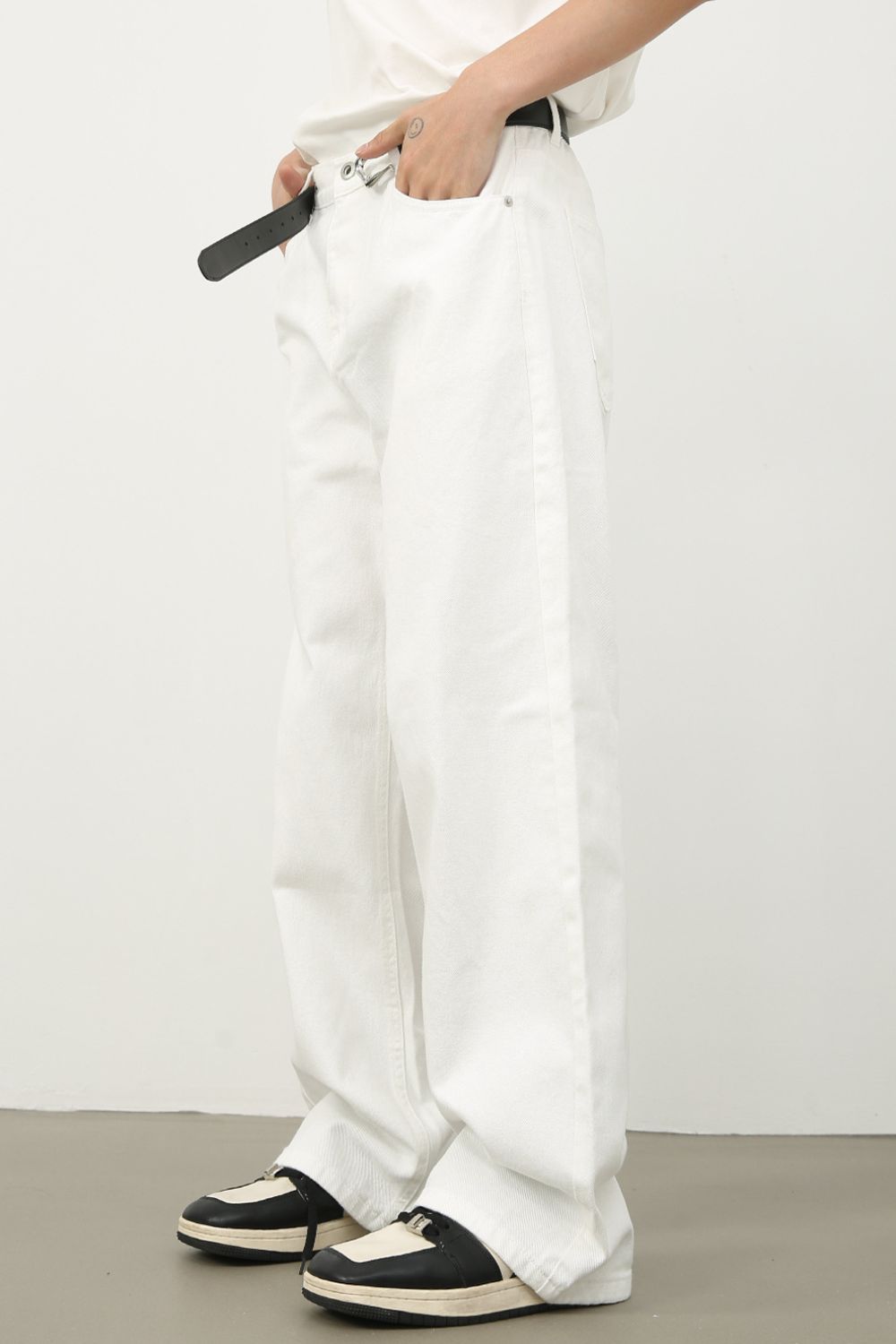 Men's Wide Straight Leg Jeans