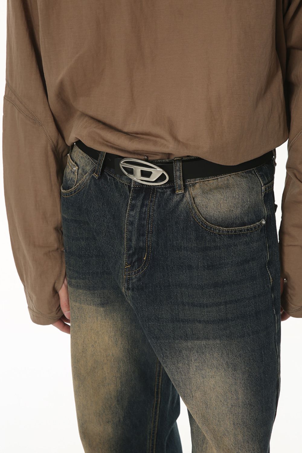 Mid Rise Jeans with Pockets