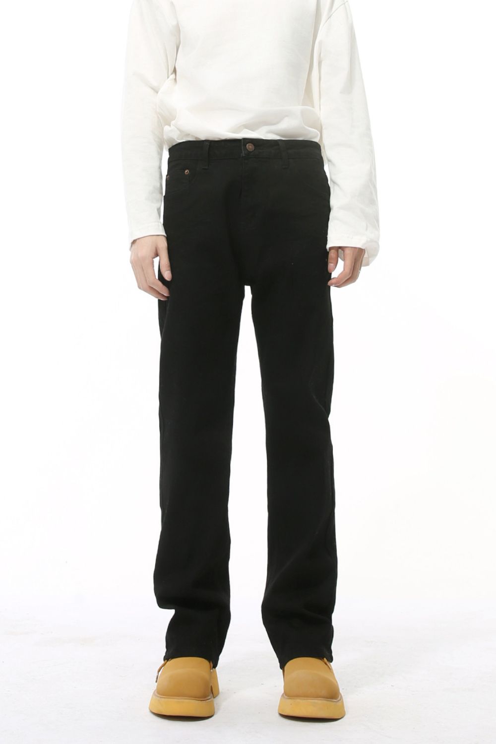 Mid Rise Jeans with Pockets