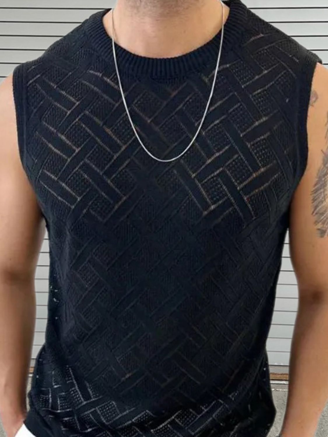 Men's Round Neck Sleeveless Eyelet Knit Top