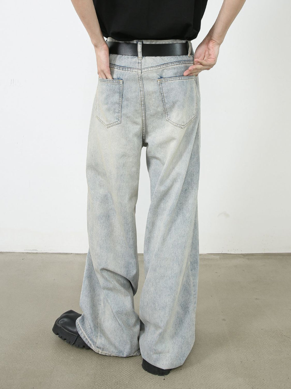 Men's Wide Leg Jeans with Pockets