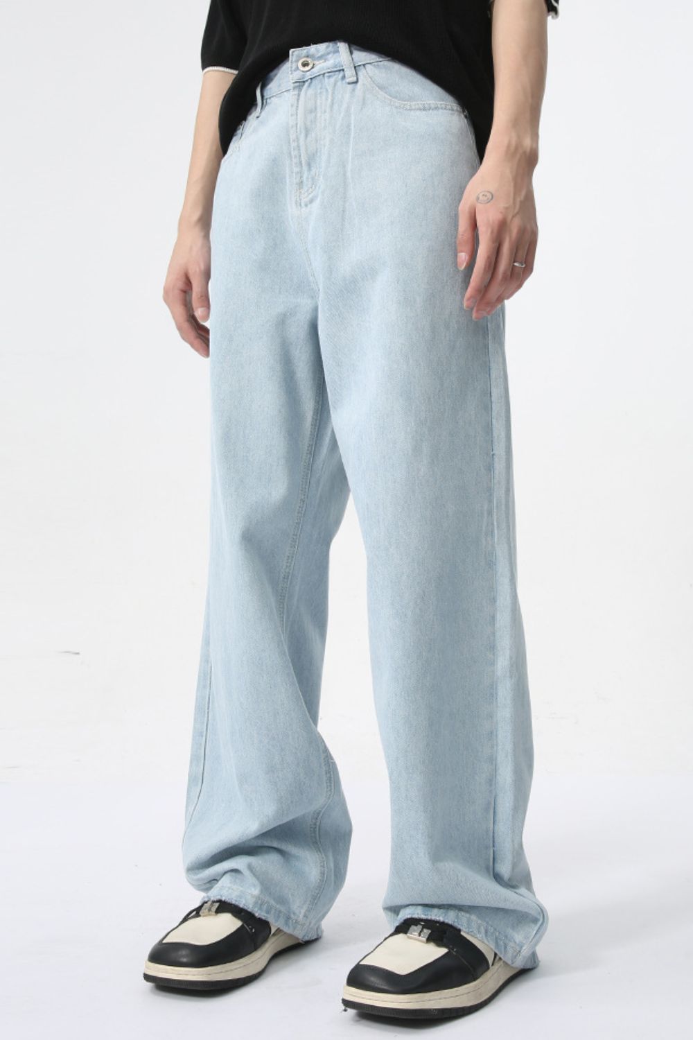 Wide Leg Jeans with Pockets