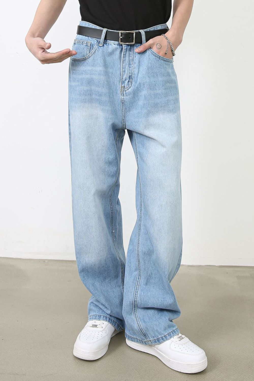 Men's Wide Straight Jeans with Pockets