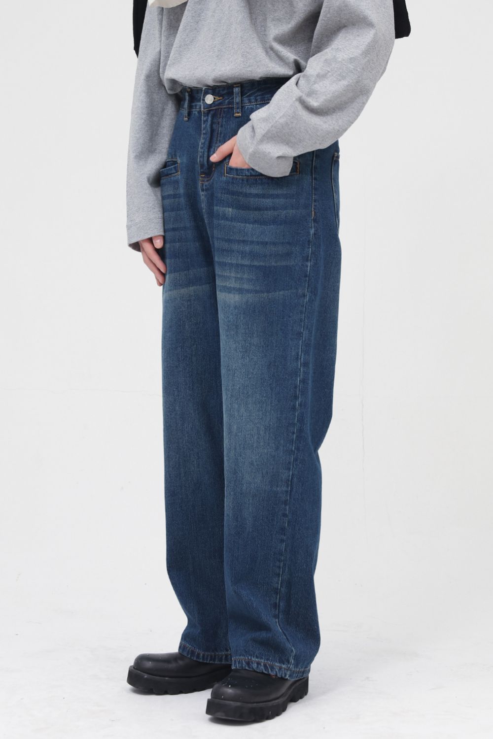 Front Pockets Baggy Jeans