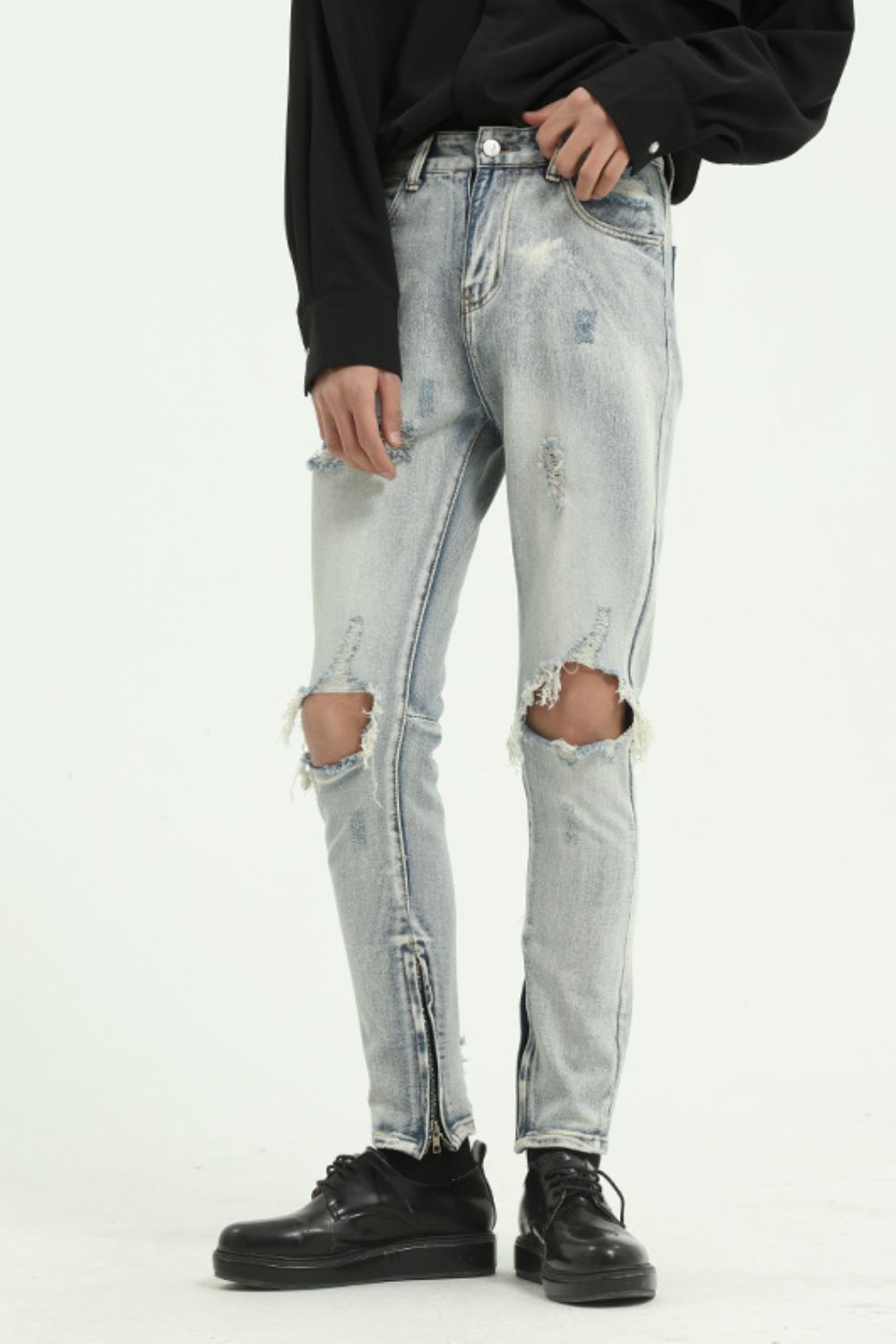 Pocketed Distressed Jeans with Side Zip