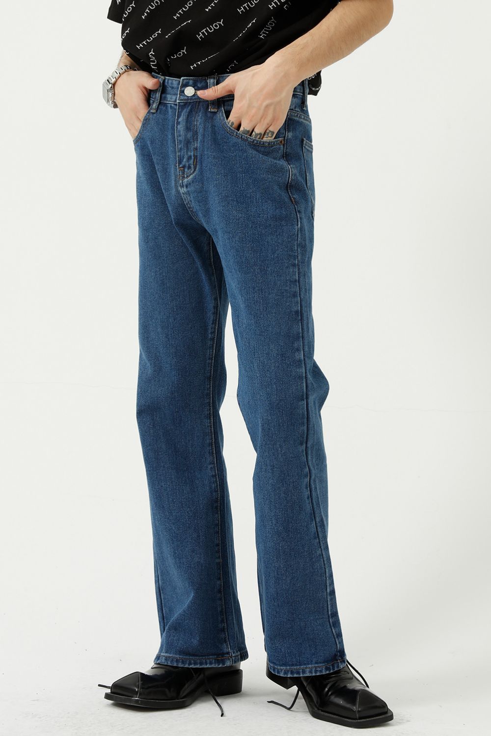 Mid Rise Jeans with Pockets