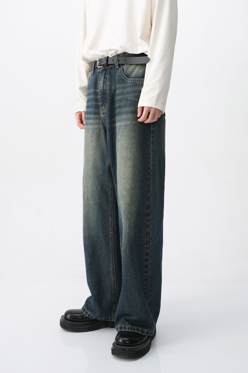 Wide Leg Jeans with Pockets