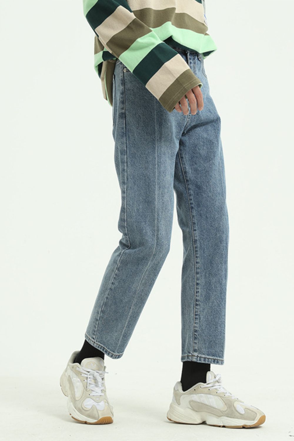 Straight Leg Jeans with Pockets