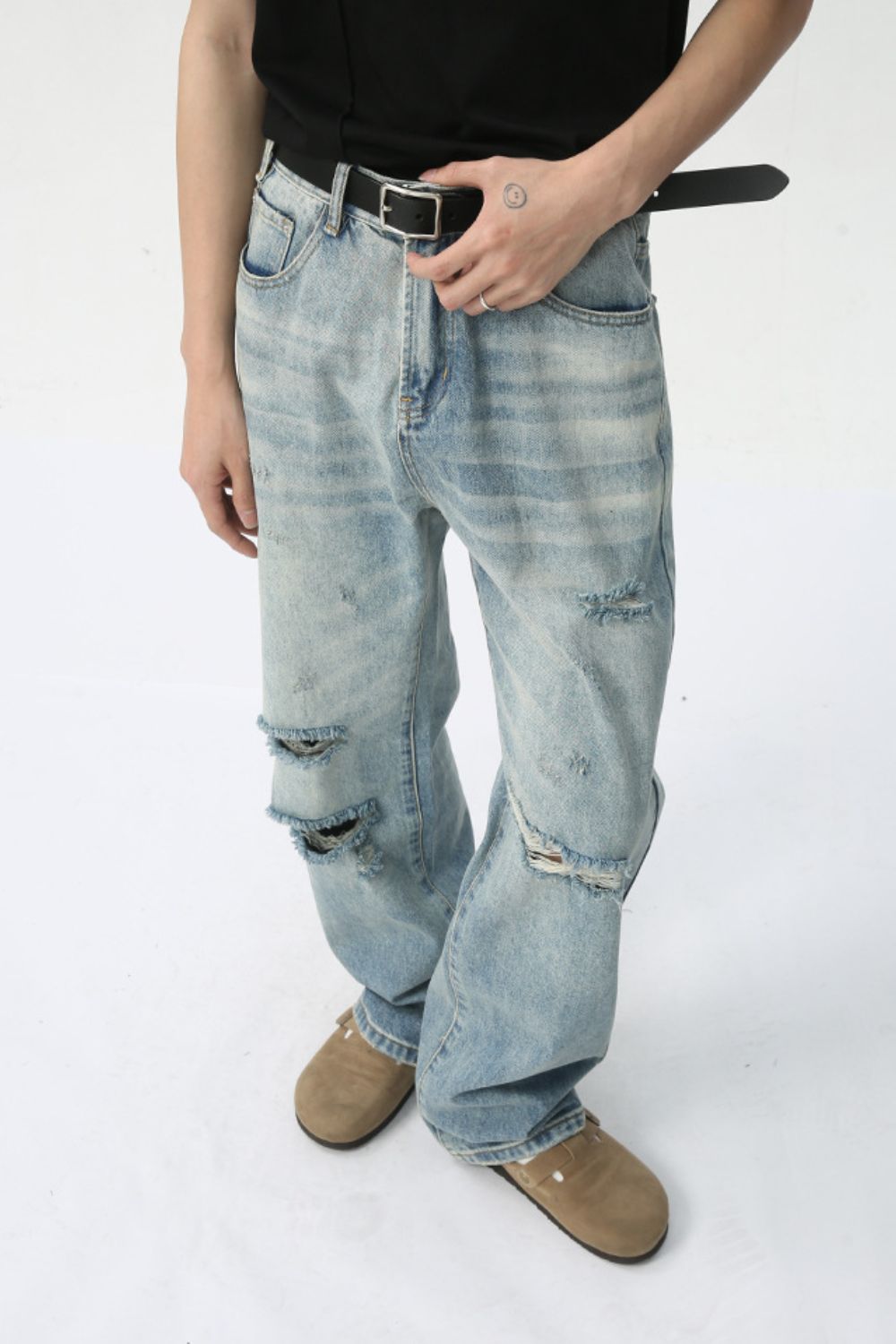Distressed Wide Leg Jeans