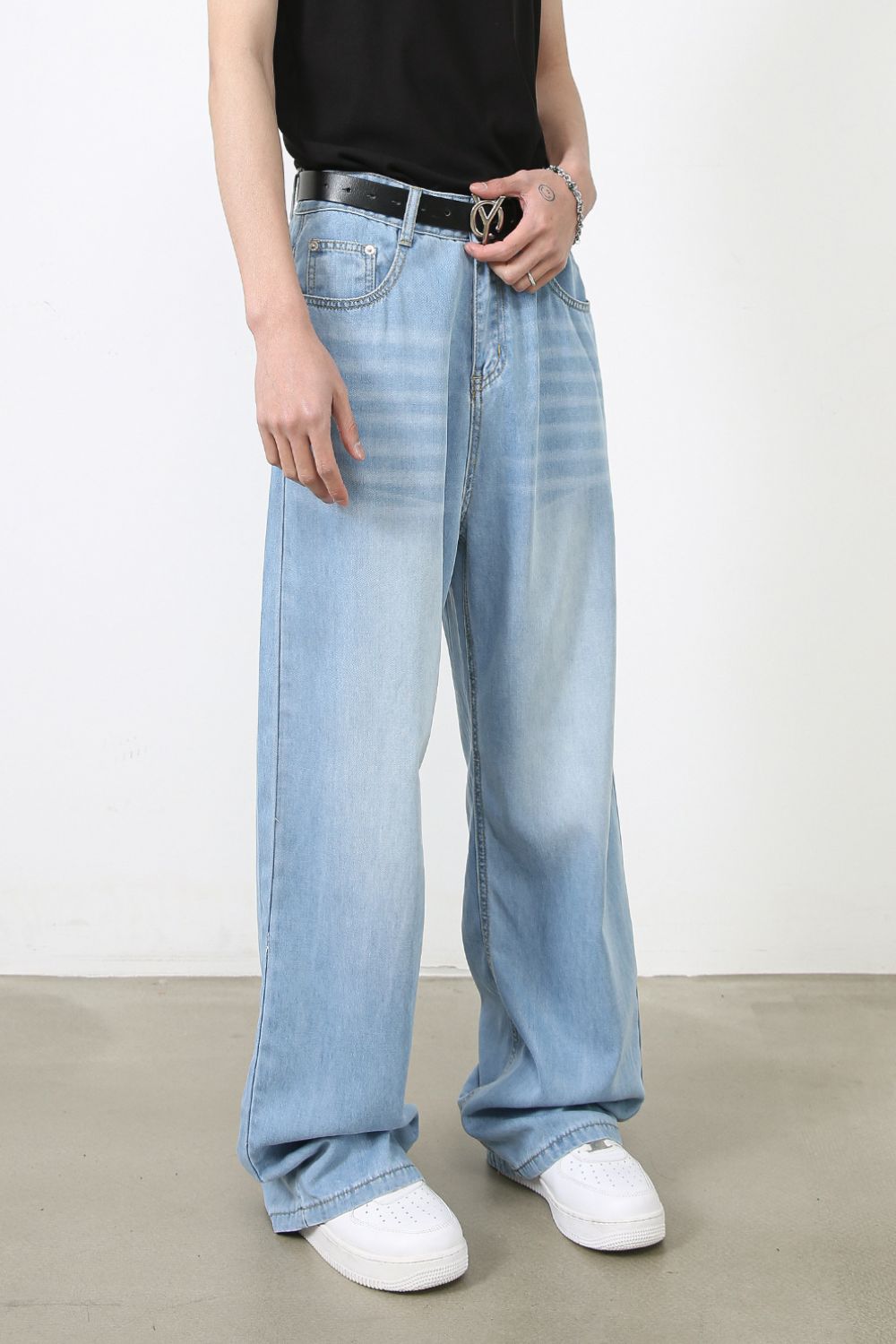 Men's Wide Leg Jeans with Pockets
