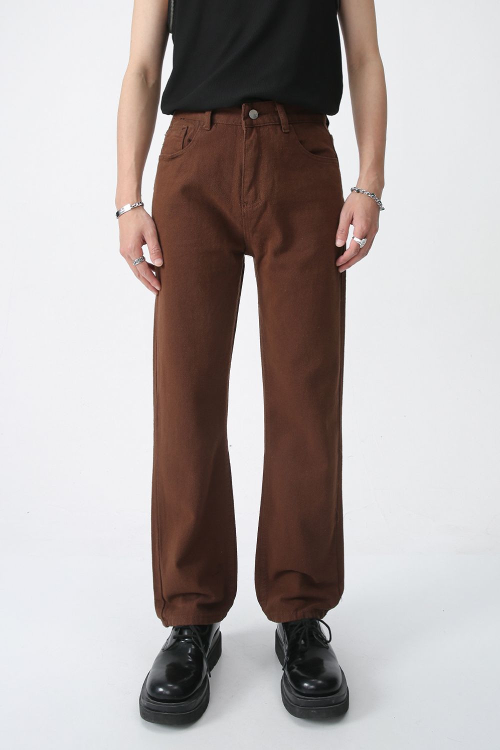 Mid Rise Jeans with Pockets