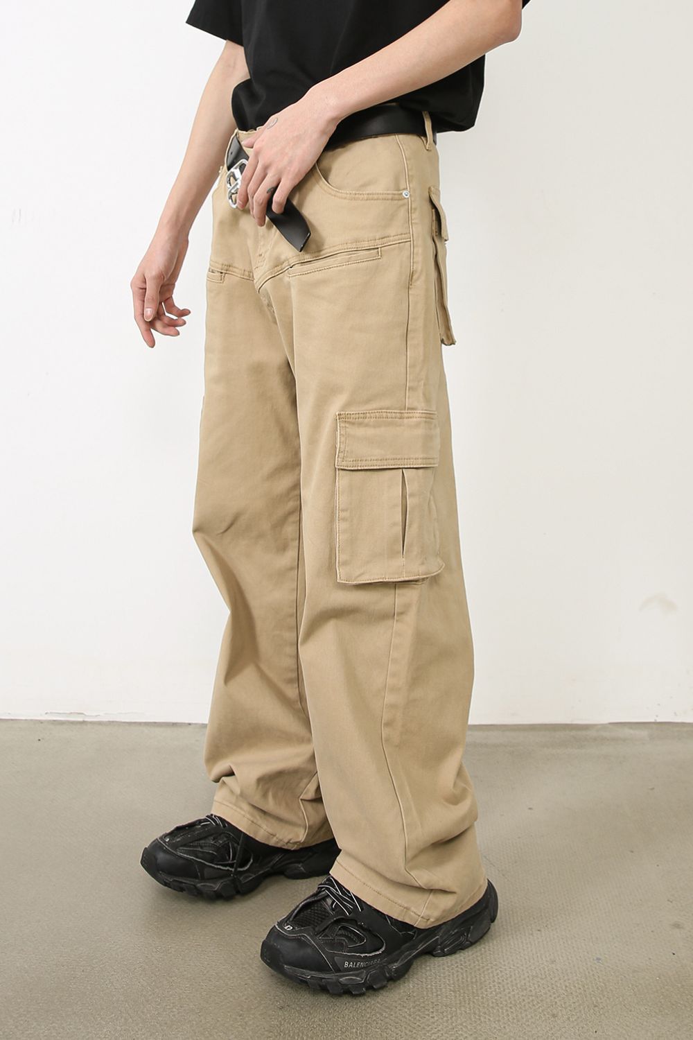 Men's Baggy Jeans with Cargo Pockets