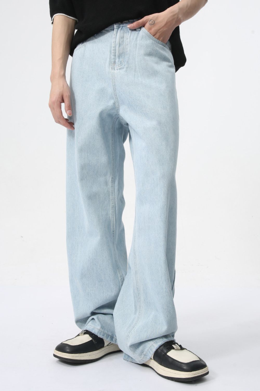 Wide Leg Jeans with Pockets