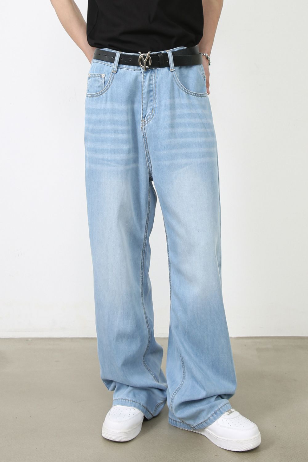 Men's Wide Leg Jeans with Pockets