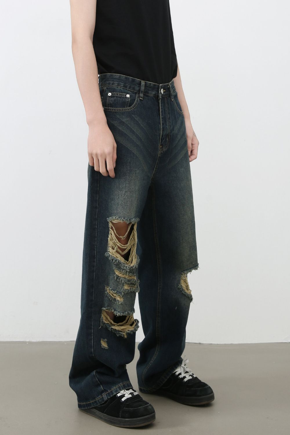 Men's Distressed Wide Leg Jeans