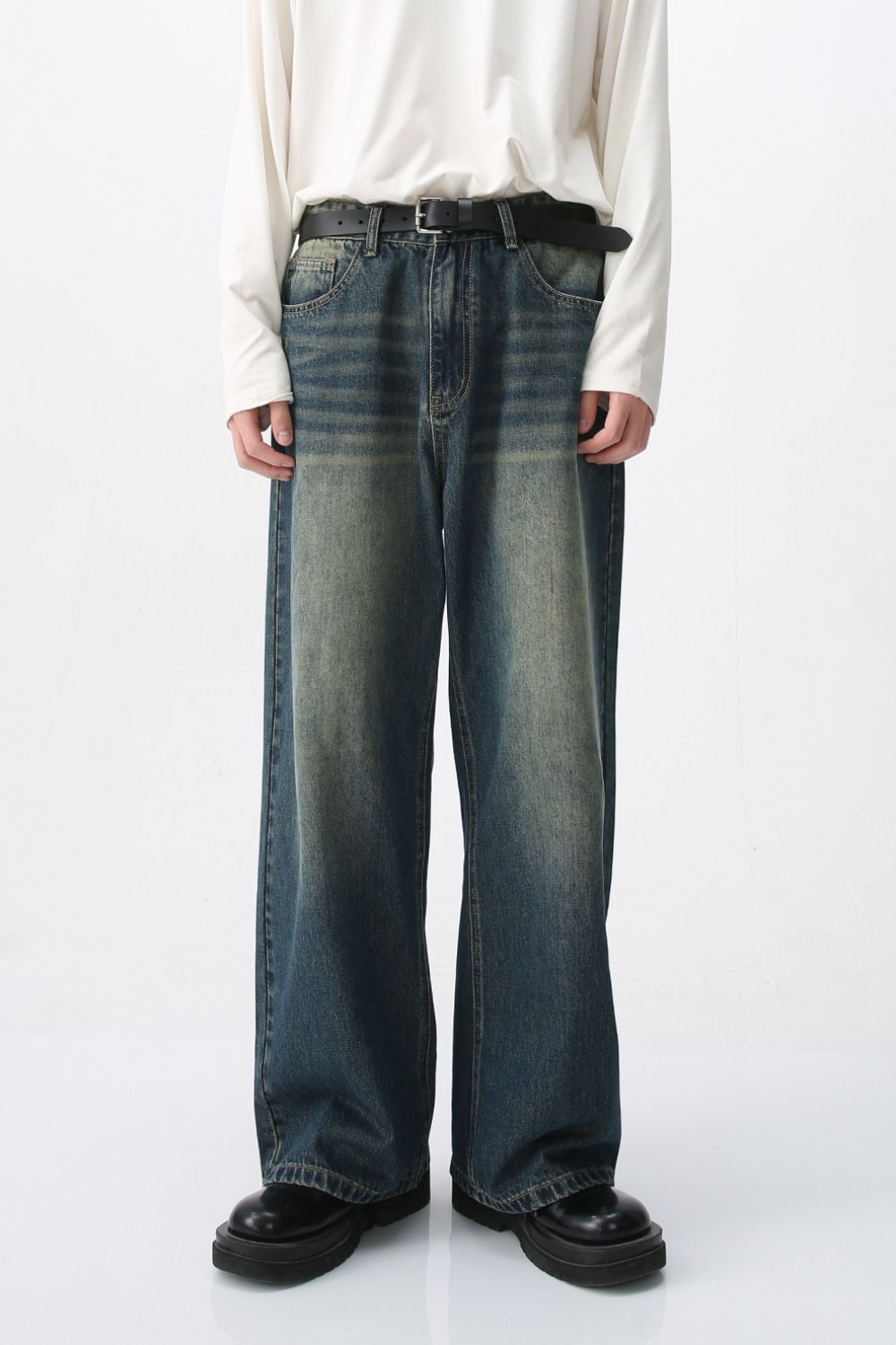 Wide Leg Jeans with Pockets