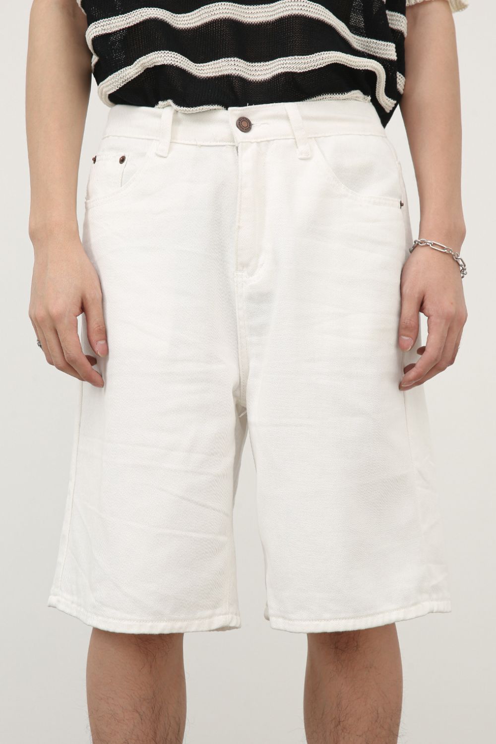 Men's Mid Rise Denim Shorts