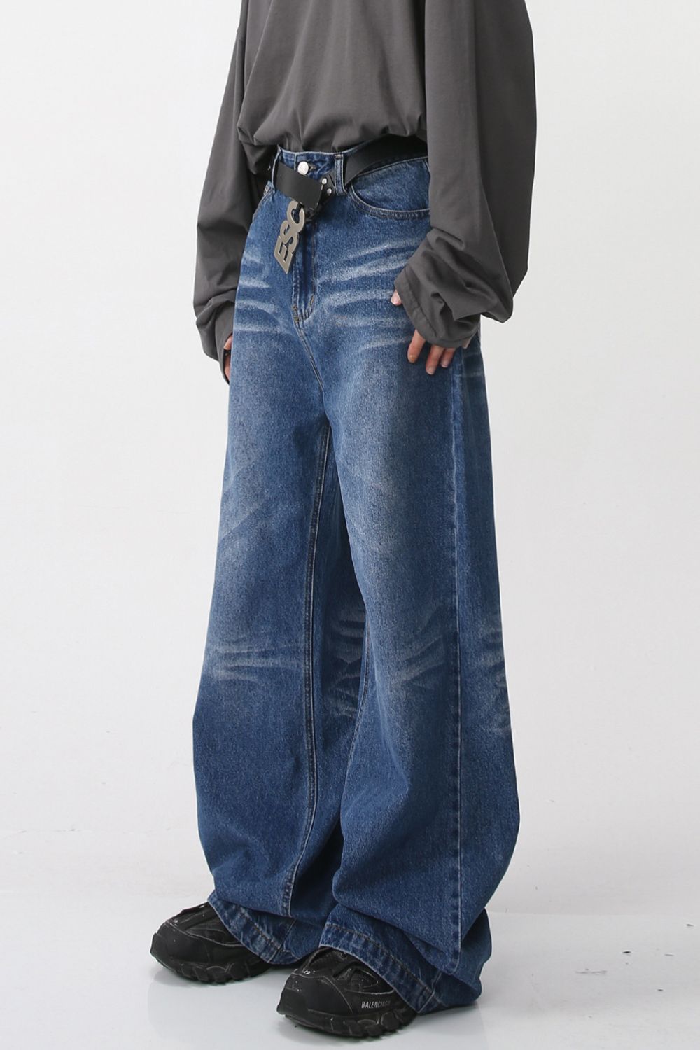 Wide Leg Jeans with Pockets